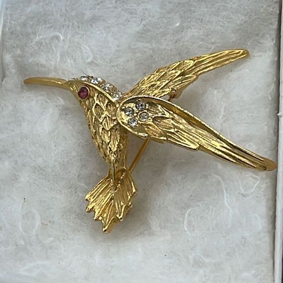 Vintage Jewelry - Vintage golden hummingbird in flight brooch